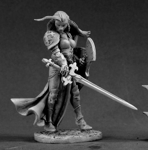 paizo.com - Finari, Female Crusader (54 mm)